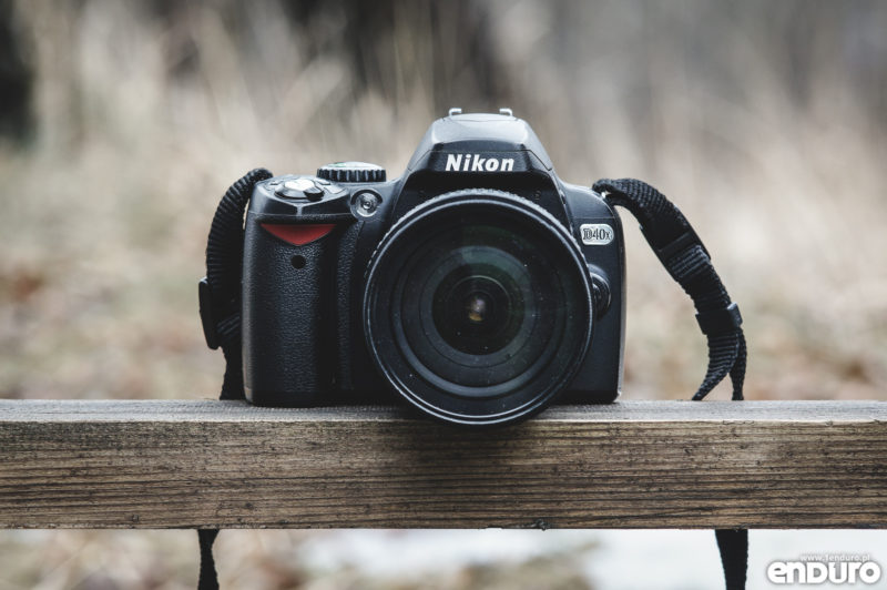 Canon EOS 100D   - самая маленькая зеркальная камера на рынке + хорошее предложение «блинов»