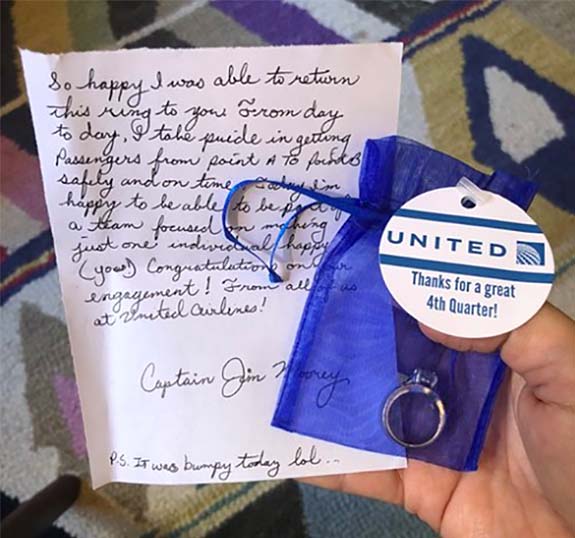 Пилот United Airlines проехал 2500 миль, чтобы вручить свадебный комплект путешественнику, который потерял ее драгоценный груз, спеша на борту рейса в Нью-Джерси